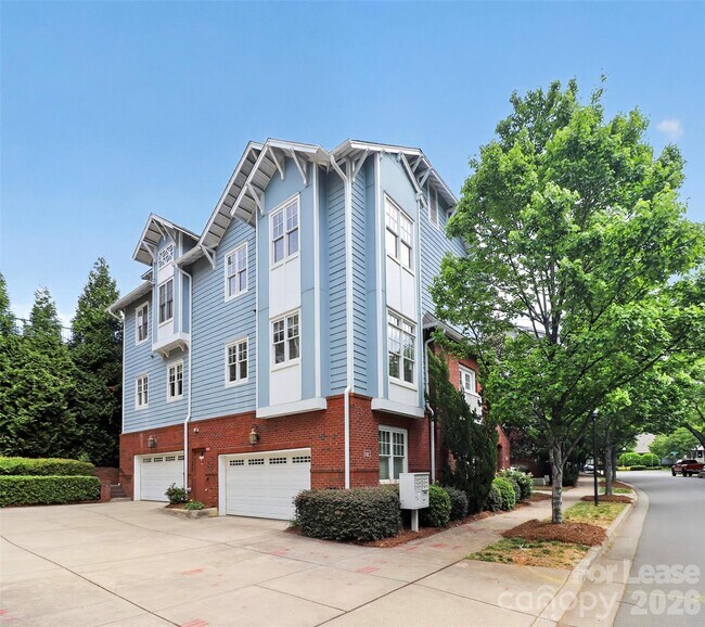 Photo - 2248 Lyndhurst Ave