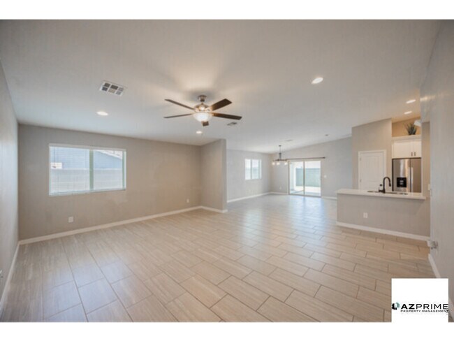 Photo - Welcome to this modern 4/2 home in the heart of South Phoenix!