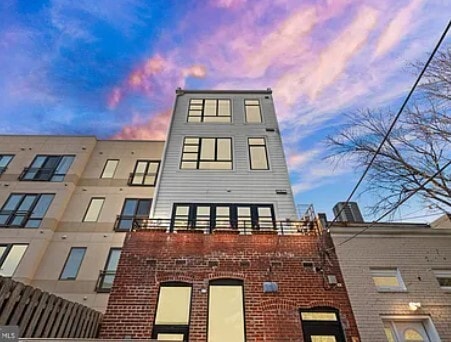 Building Photo - 732 15th St SE Unit Laundry Loft #6