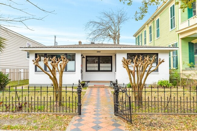 Building Photo - 1212 Avenue H