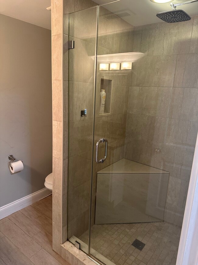 Shower seat - 921 Farragut St NW Unit Petworth