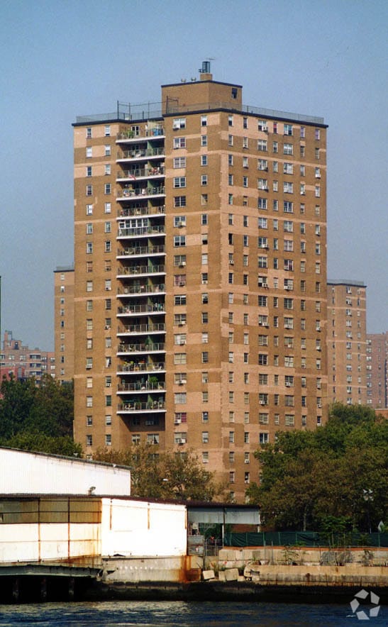 Gouverneur Gardens Housing Corporation Fasci Garden