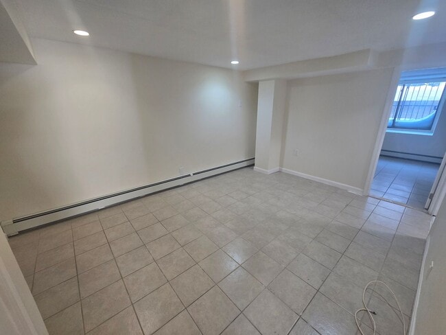 Photo - One bedroom MBTA GL-B