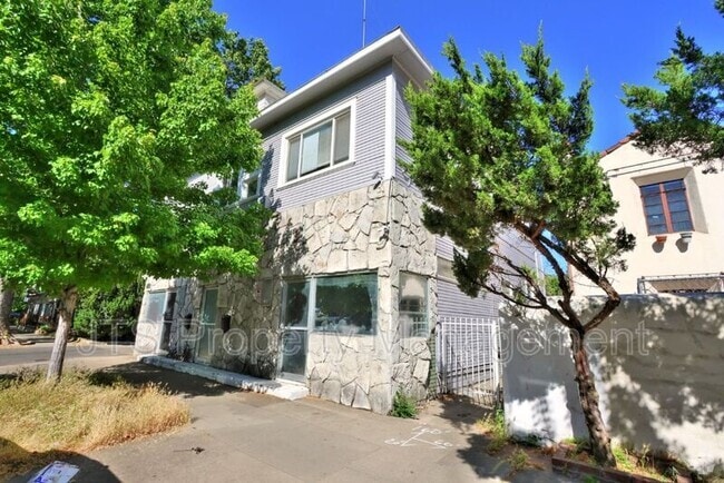 Building Photo - 1119-200 24th St Rental