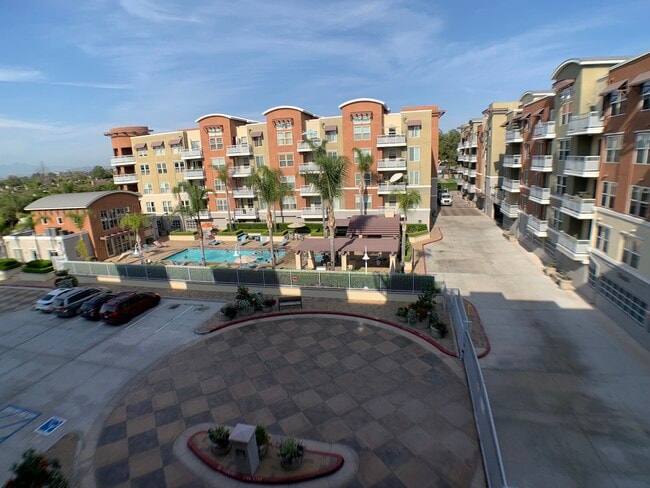 Building Photo - 12664 Chapman Ave Rental