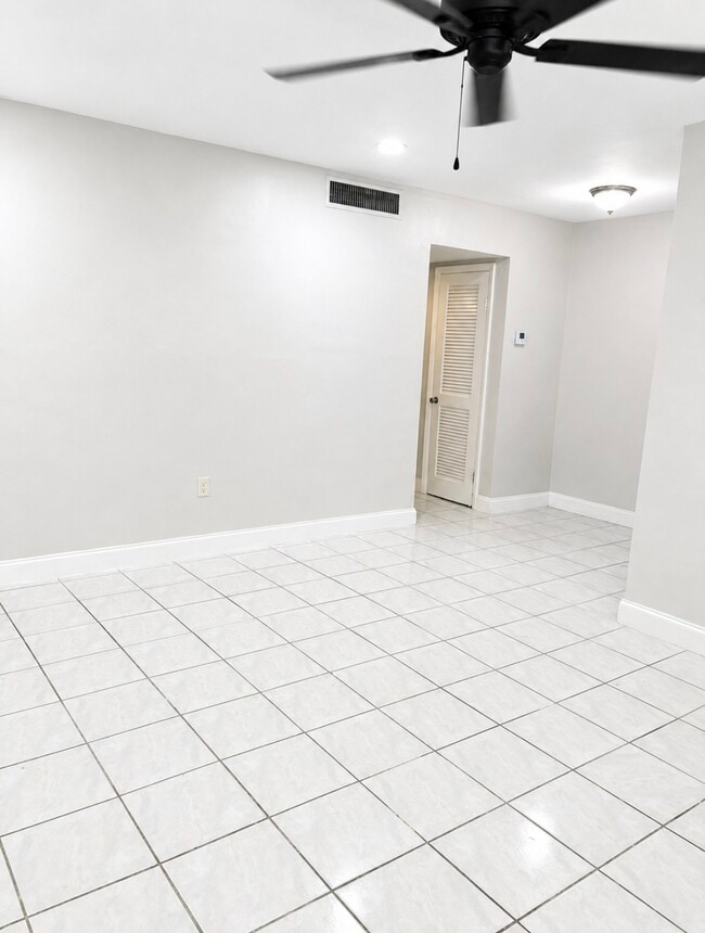 Photo - 457 NE 139th St Unit 443