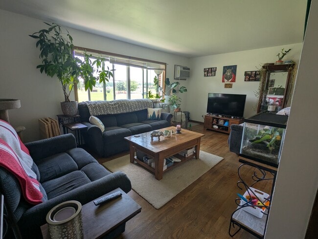 Photo - 298 Prairie View St