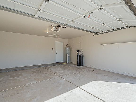 Photo - 718 W Baylor Ln