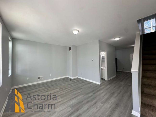 Photo - 3 Bedroom and a Den Home with Fenced Yard and Eat In Kitchen on Linnard Street