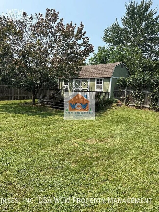 Photo - 2400 Stowe Dr