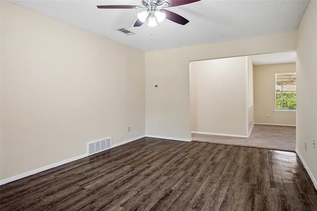 Photo - 511 Cambridge Dr