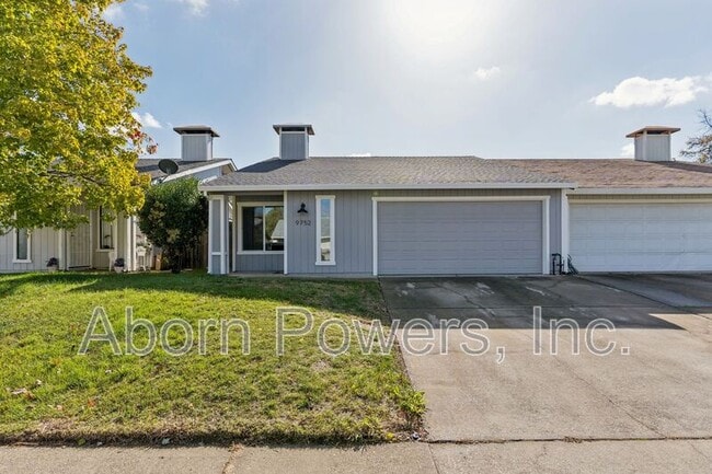 Building Photo - 9752 Woodhollow Way