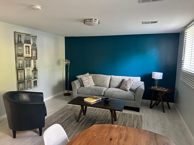 Habitación familiar - 3202 N Kingsley Dr Unidad Suite with Kitchenette