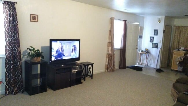 Photo - 1508 Redwood St