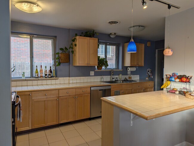 Photo - 1394 S Corona St