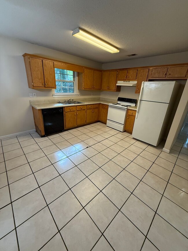 Photo - 326-326 Tolbert St Unidad 324 Tolbert Street