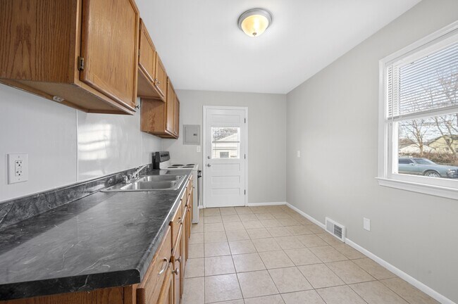 Photo - 12753 Georgiana Ave