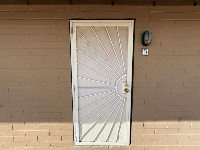 Building Photo - 5433 E 30th St