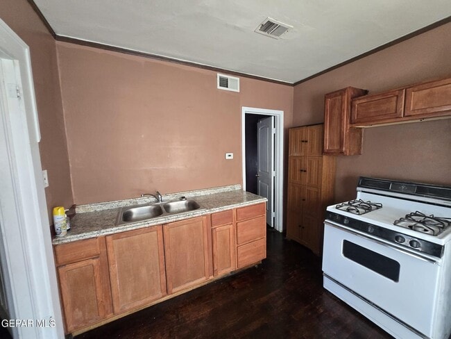 Photo - 3214 Douglas Ave