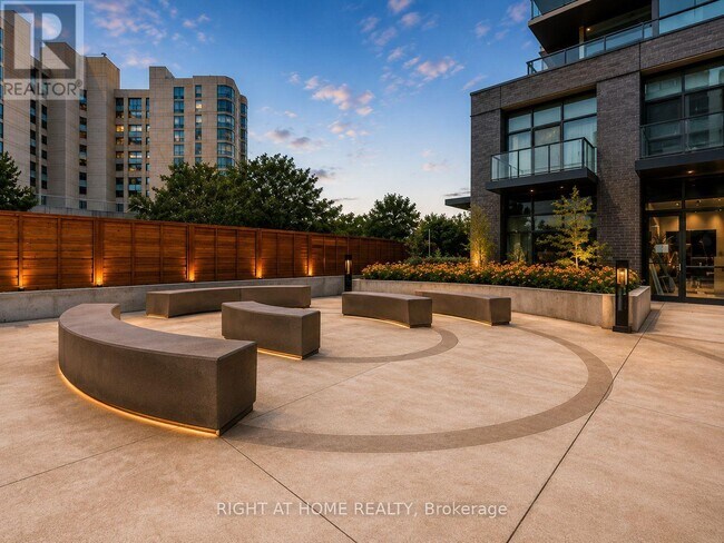 Photo - 1608 Charles St