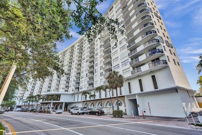 Building Photo - 6039 Collins Ave Unit 1736 Rental