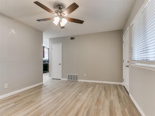 Photo - 1626 Denison Dr