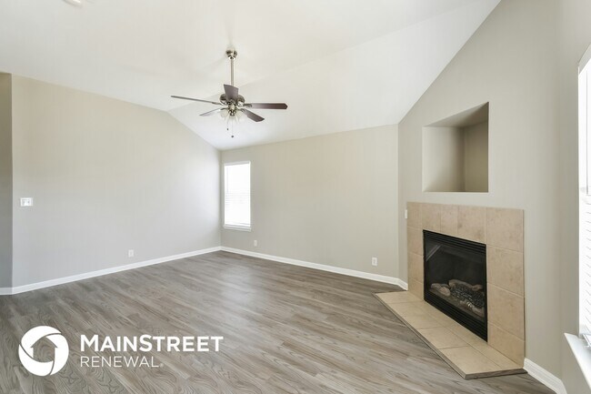 Photo - 8514 Whitebrush