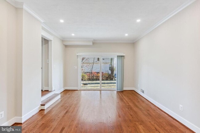 Photo - Renovated 4 Bed, 2.5 Bath in Wyngate WITH ...