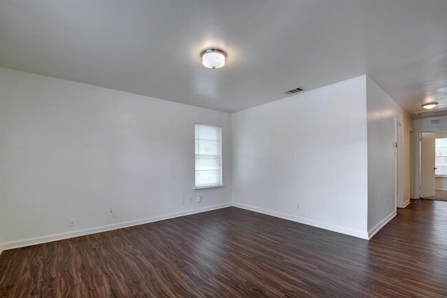 Photo - 129 Coleman St