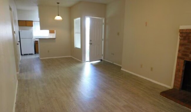 Photo - 2407 W Slaughter Ln Unit D