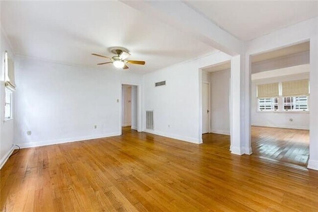 Photo - 4 Bedroom house in University Area !