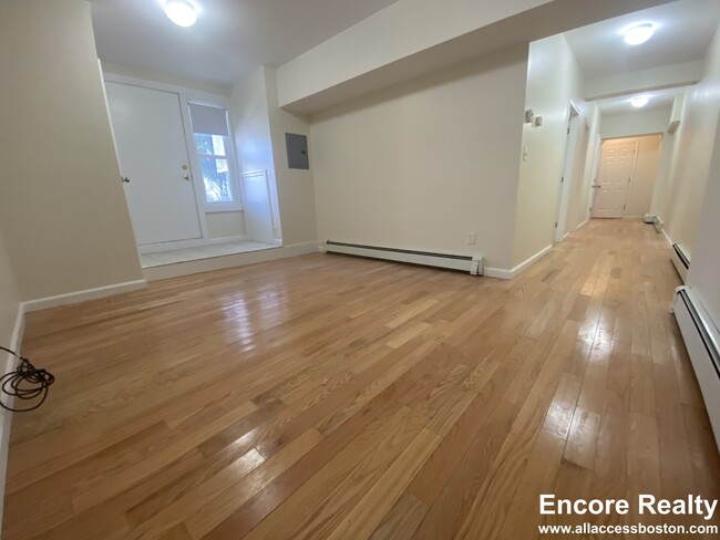 Building Photo - 1640 Commonwealth Ave Unit 0 Rental