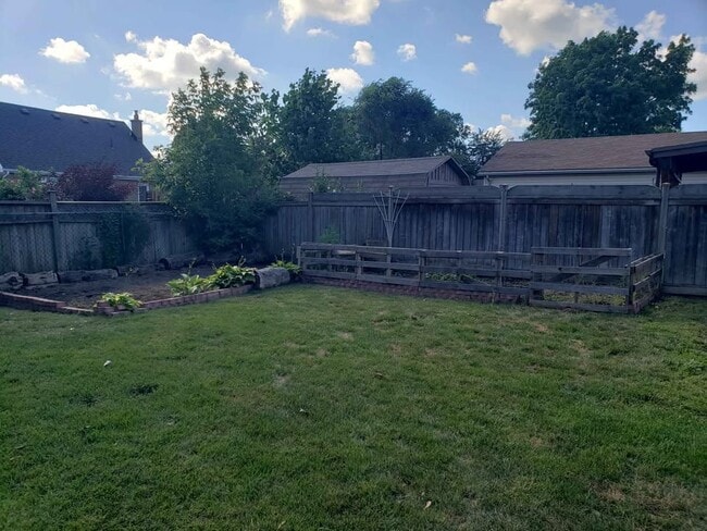 Photo - 105 Harold Av