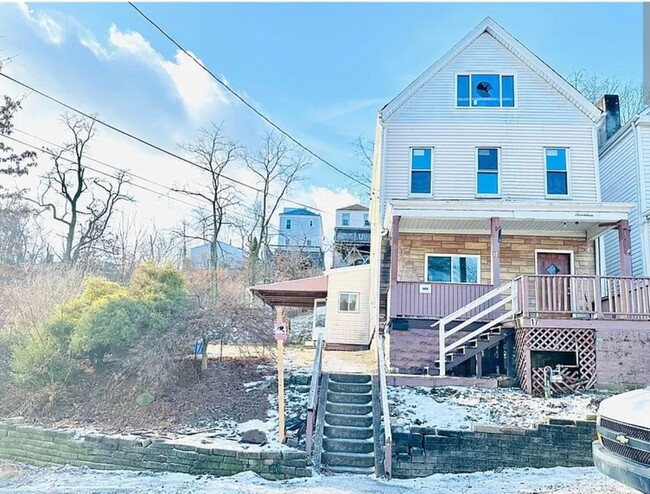 Building Photo - 17 Arnold St