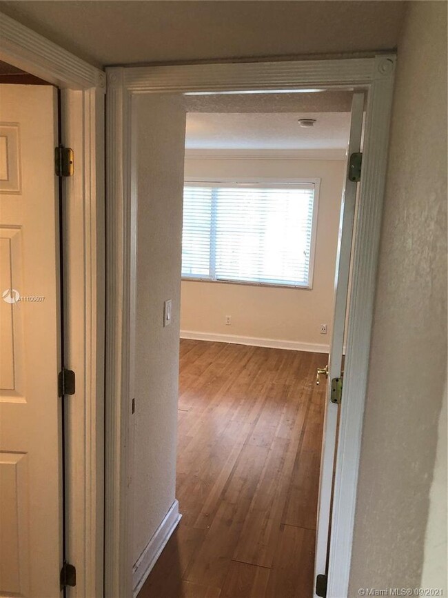 Photo - Three Bedroom unit in Victoria Park - Pine... Condo