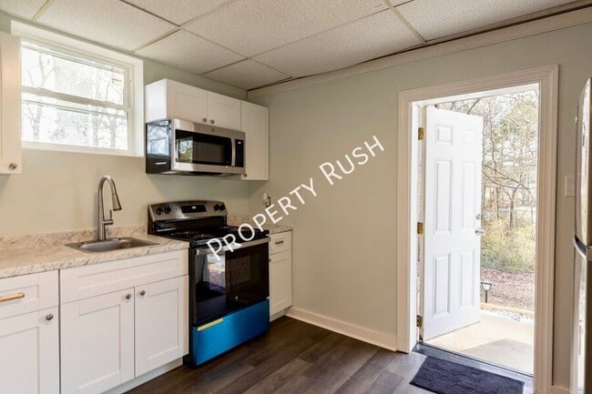 Photo - 2290 Malibu Dr SE Unit B