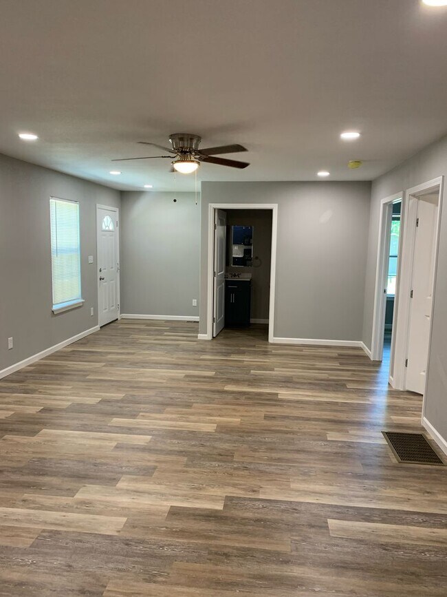 Photo - 1005 Monroe Duplex Unit 1005 Monroe A