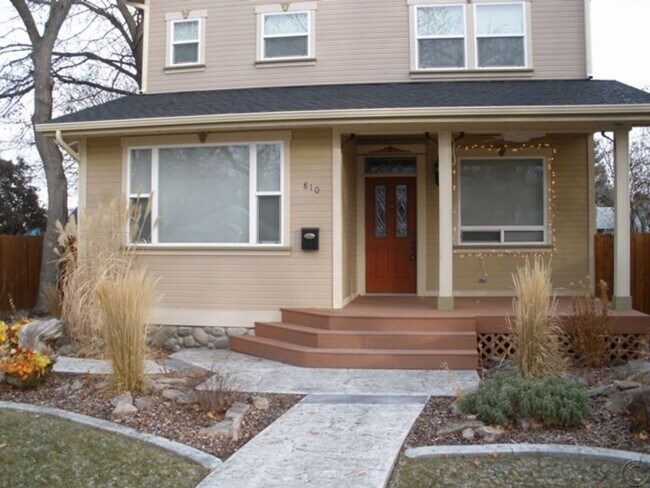 Photo - Stunning 4 bed, 3.75 bath Hamilton Home.