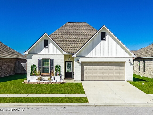 125 Lightbourne Dr