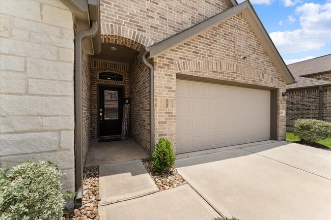11251 Stirton Dr