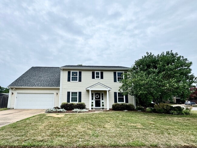 Building Photo - 4-Bedroom Home In Great Neck Meadows! Ready NOW!!! Fenced Backyard! HUGE Corner Lot! Dog Friendly!