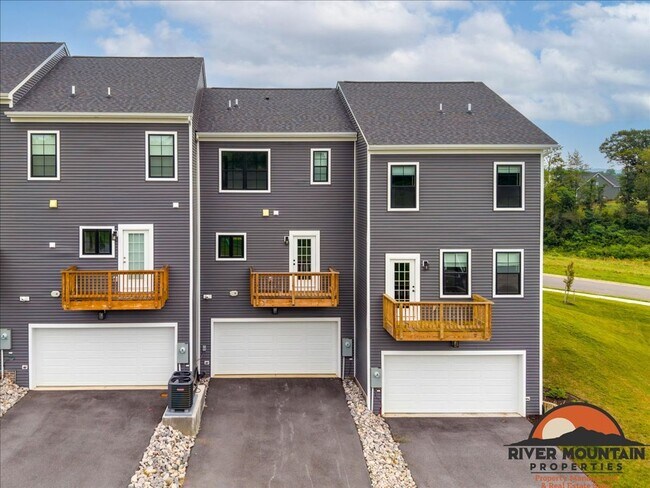 Photo - Spacious Townhome with Garage and Bonus Space in Blacksburg