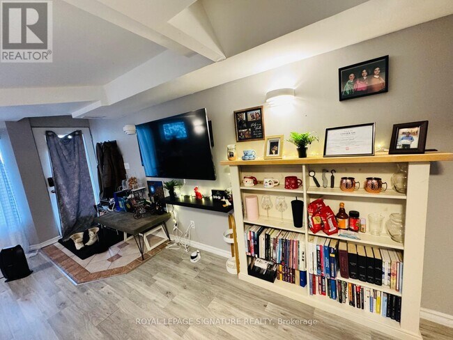 Photo - 87 Leroy Ave