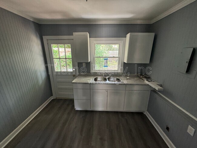 Photo - 305 E Battle Ave