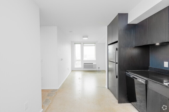 3BR, 2BA - 835SF - Kitchen/Living Room