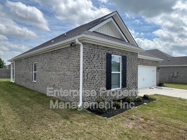 Photo - 265 Kipling Dr