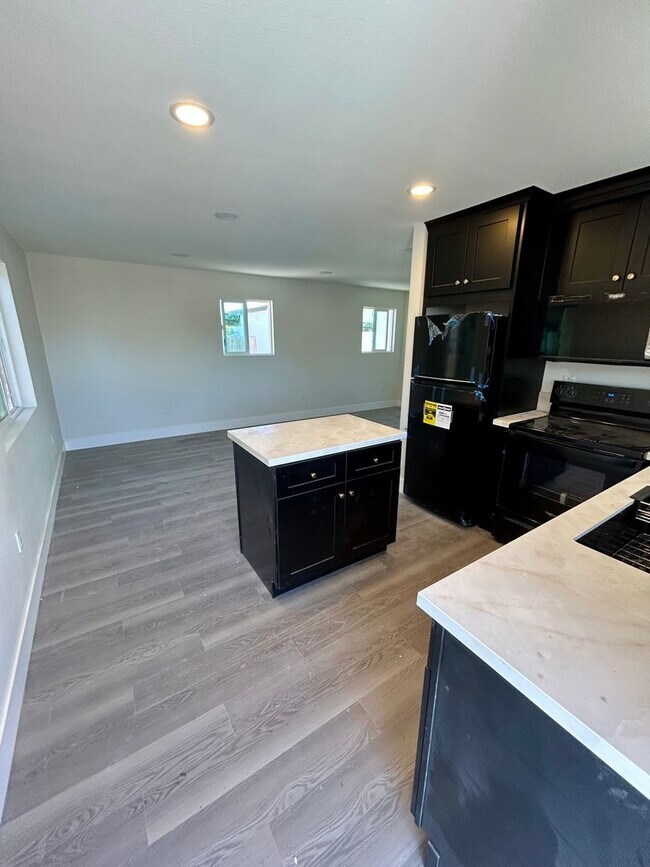 4776-4778 1/2 Castle Avenue  - 4780
