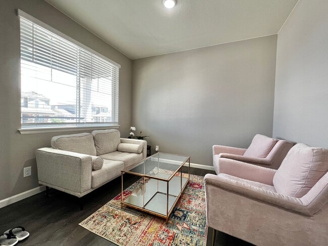 Photo - 4 Bed 3 Bath Available August 1st in Windsor!!!