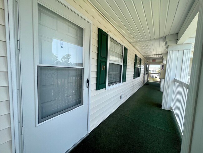 Photo - Longs - 1 Bedroom / 1 Bathroom Condo Unit 19H