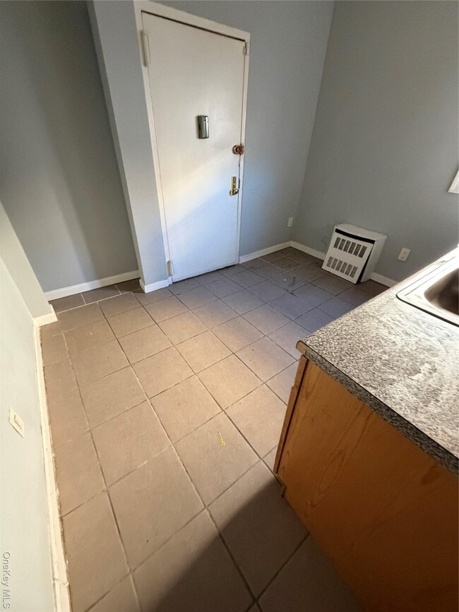 Building Photo - 110 School St